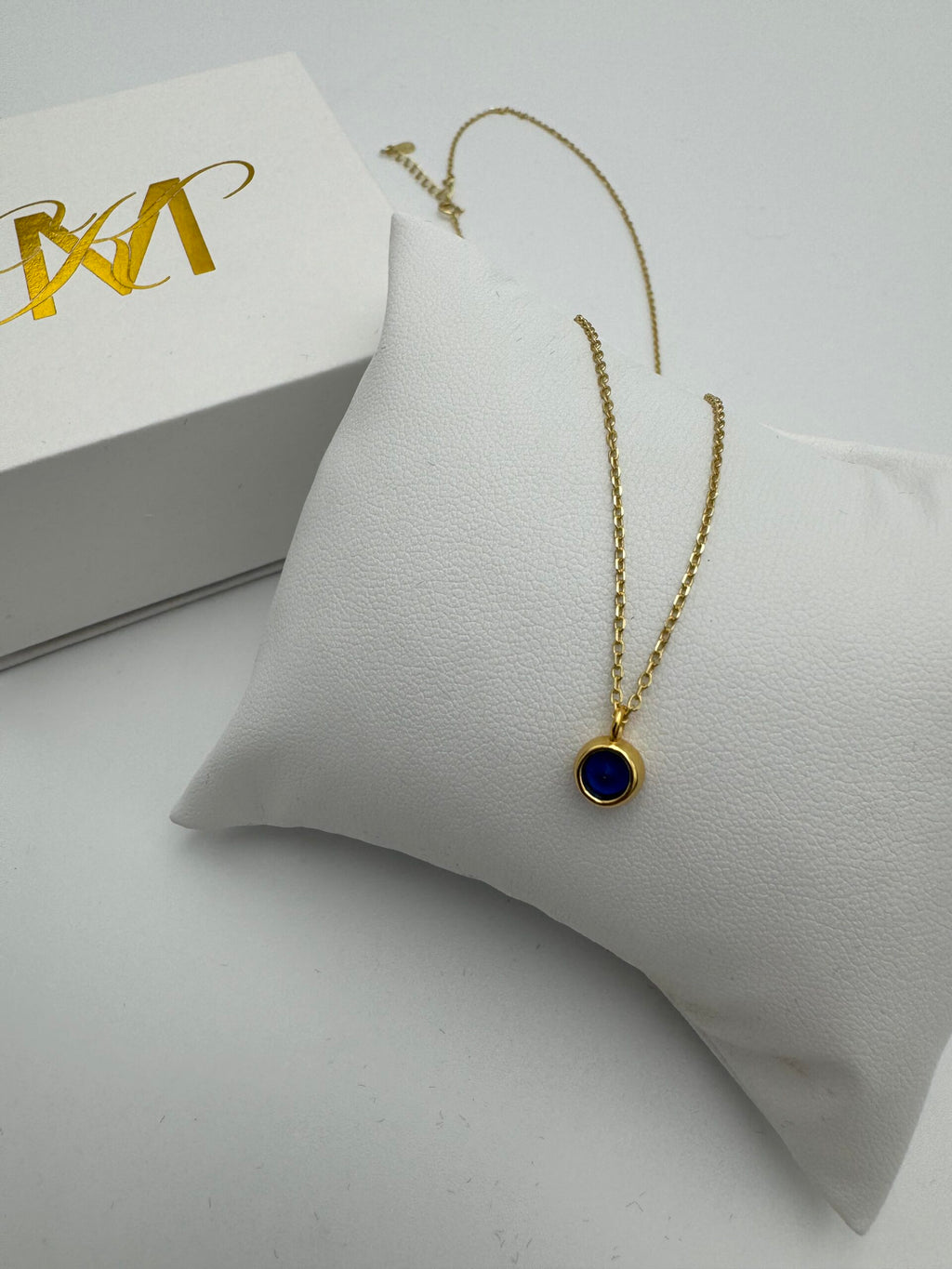 MK Smykke - Halskæde med yndig blå vedhæng