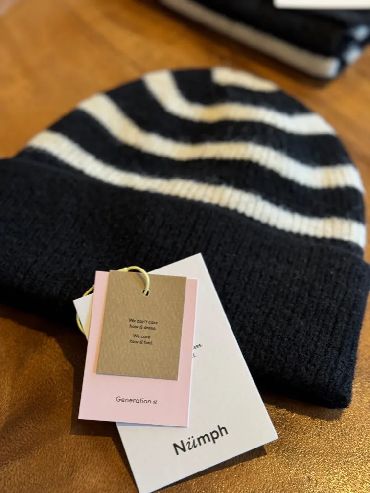 Nümph Hue Stribet Nudaria Sort