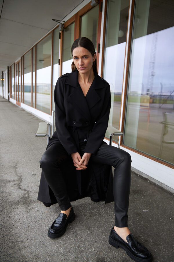 Coster Copenhagen Trench Coat Sort - Image 2