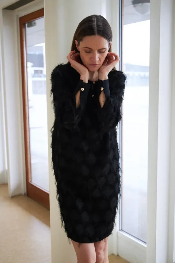 Coster Copenhagen Kjole Fluffy lace Sort - Image 2